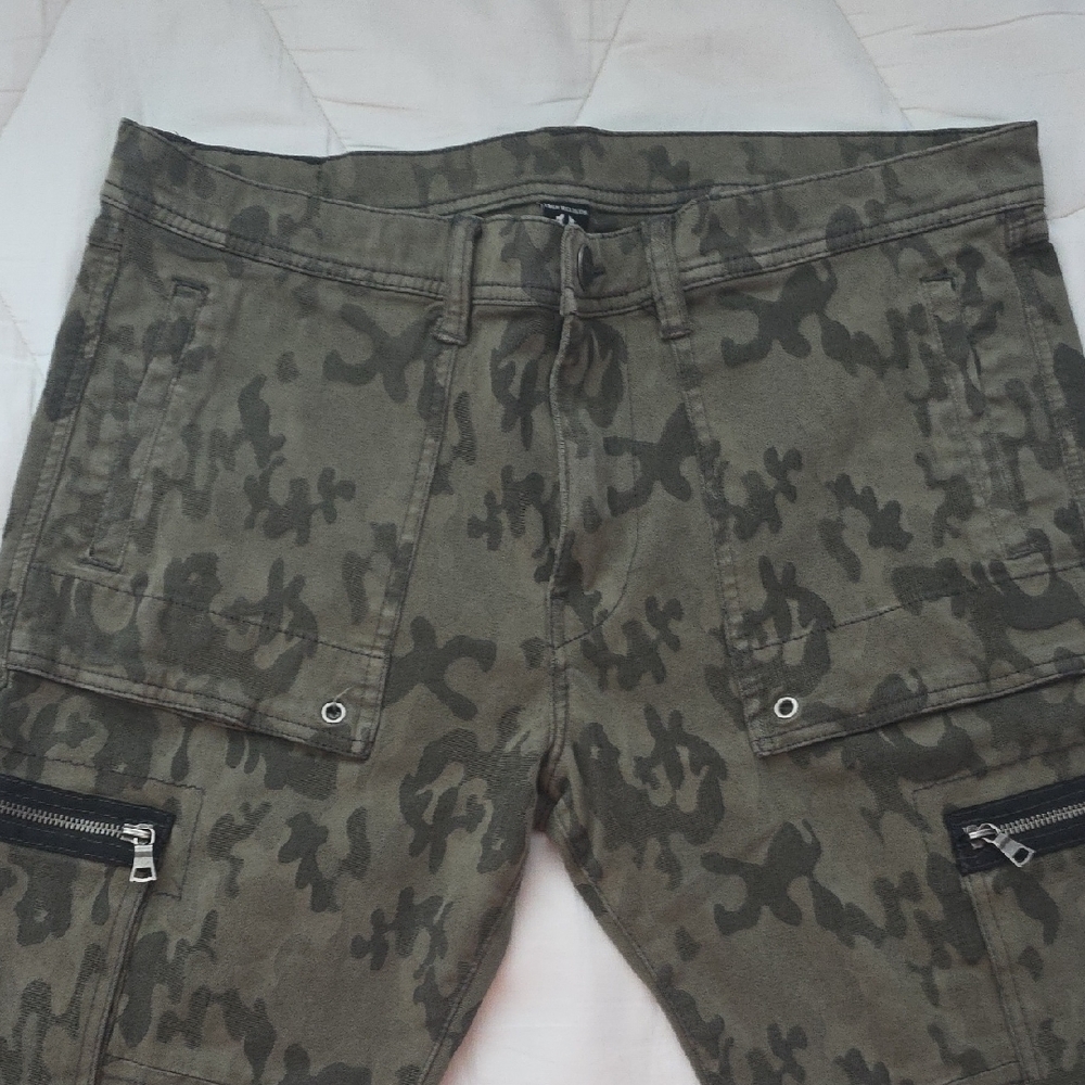 True Religion Green Cargo Shorts Tactical Style